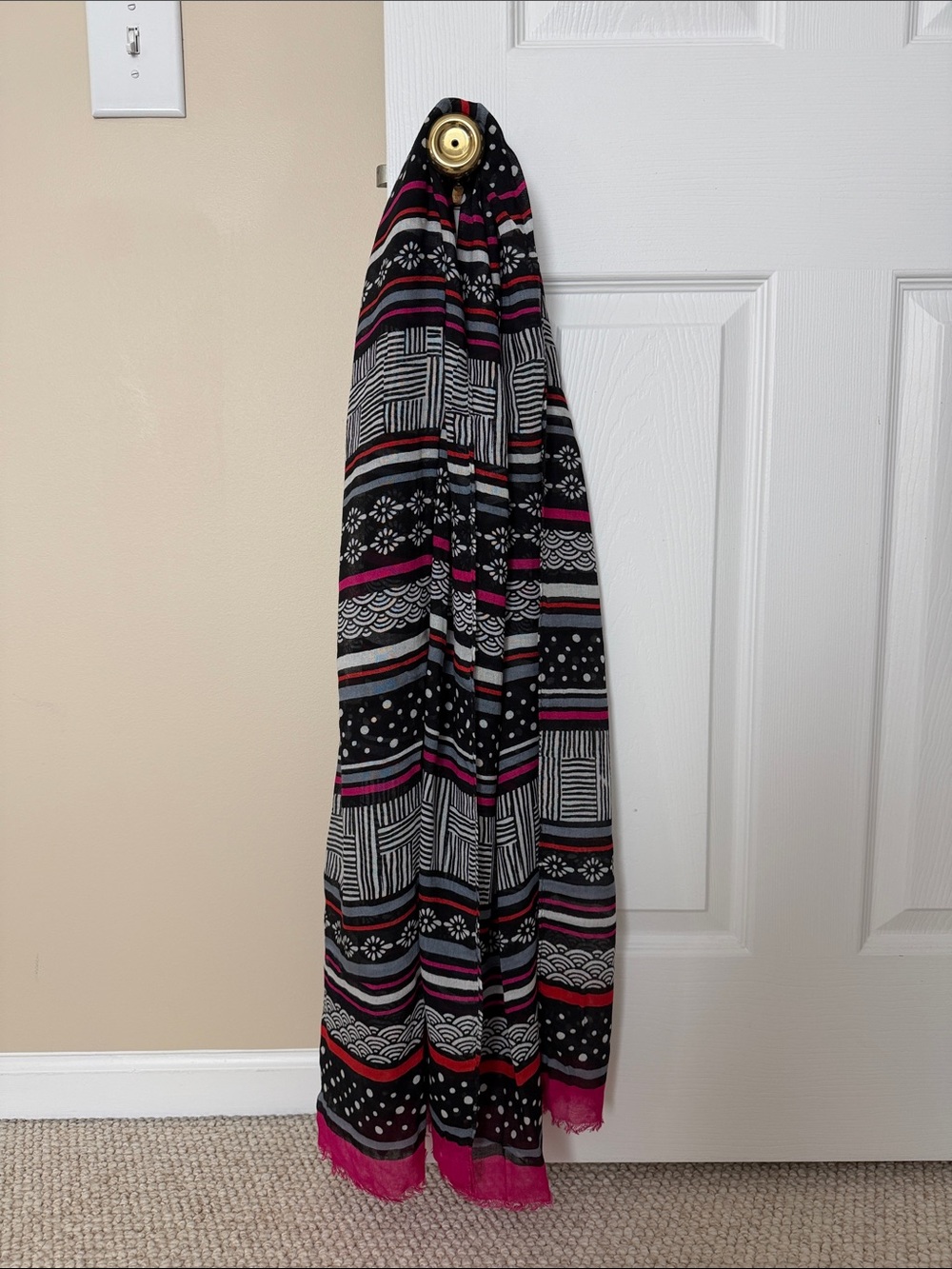 Vera Bradley
Never worn shawl/scarf